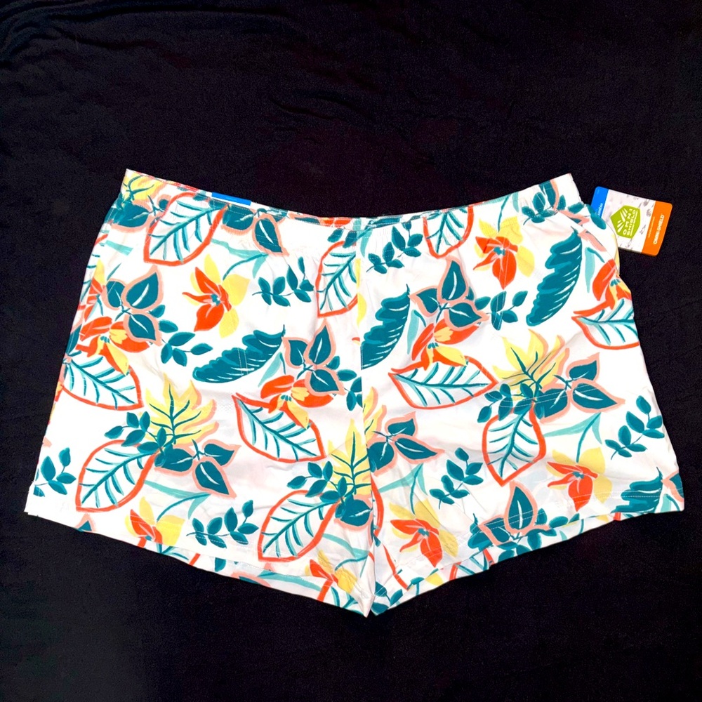 Columbia Women’s Omni Shield Floral Print Shorts Size XXL